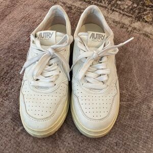 Autry Medalist White Sneakers